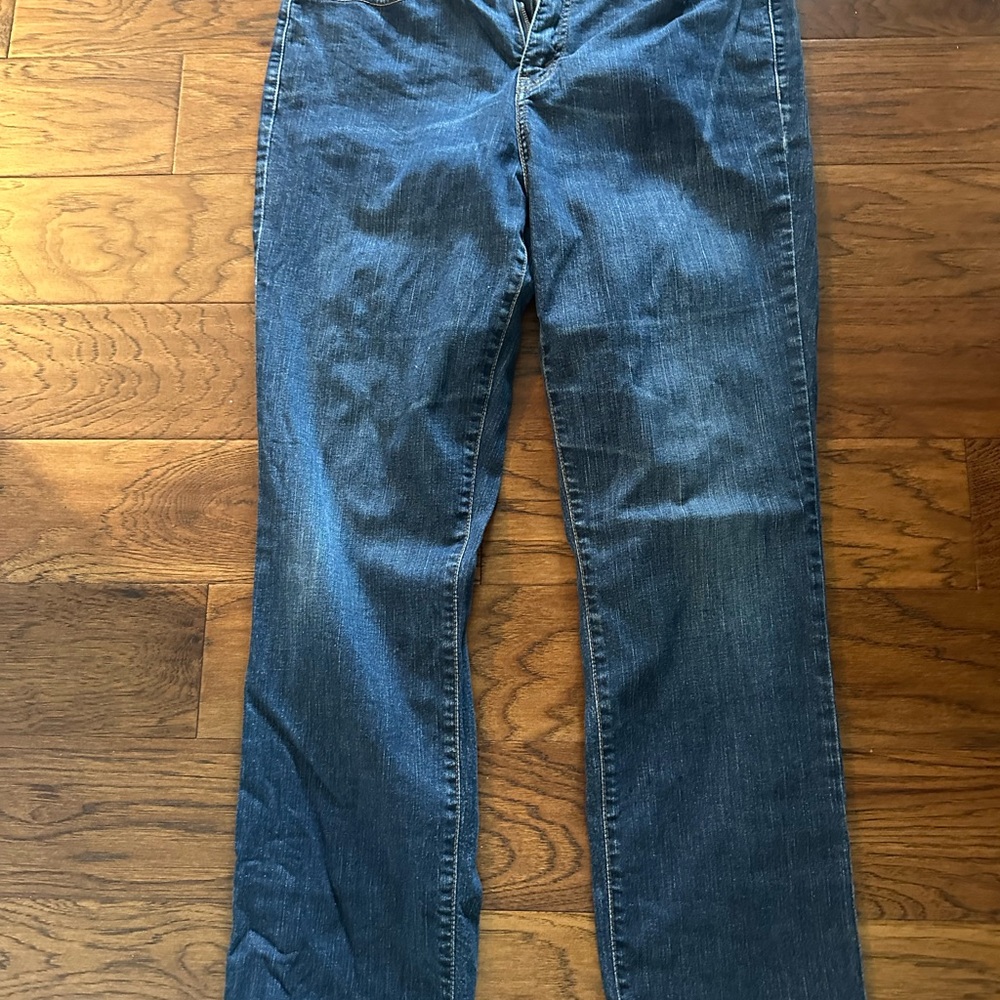 Levi Classic Blue Women's straight leg Jeans